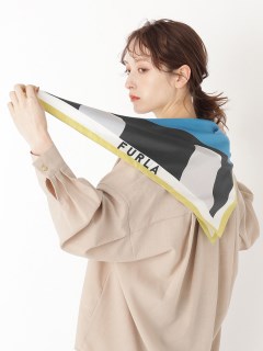 フルラ(FURLA)の【スカーフ】フルラ (FURLA) シルク100％ ロゴ スクエアスカーフ SSネック スカーフ・バンダナ