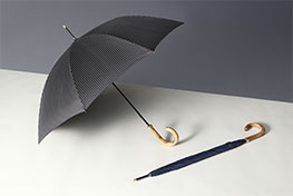 ミニマムな無地デザインの傘